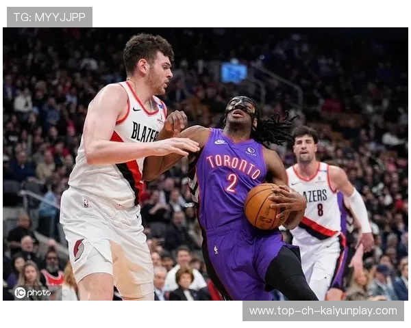 夏普溜底线上篮得手，开拓者替补惊讶鼓掌